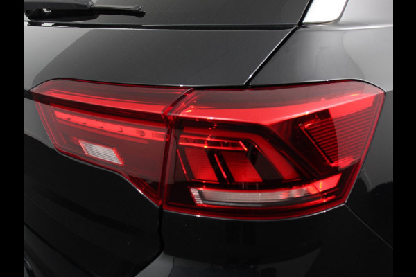 Volkswagen T-Roc 1.5 TSI 150pk DSG R-Line | Navigatie | Apple Carplay/Android Auto | Parkeersensoren | Camera | Adaptive Cruise Control | Elektrische achterklep | Stoel- en stuurverwarming | Climate Control | Ledverlichting | Virtual Cockpit
