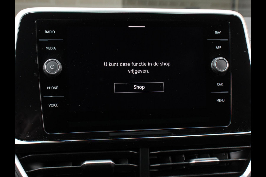 Volkswagen T-Roc 1.5 TSI 150pk DSG R-Line | Navigatie | Apple Carplay/Android Auto | Parkeersensoren | Camera | Adaptive Cruise Control | Elektrische achterklep | Stoel- en stuurverwarming | Climate Control | Ledverlichting | Virtual Cockpit