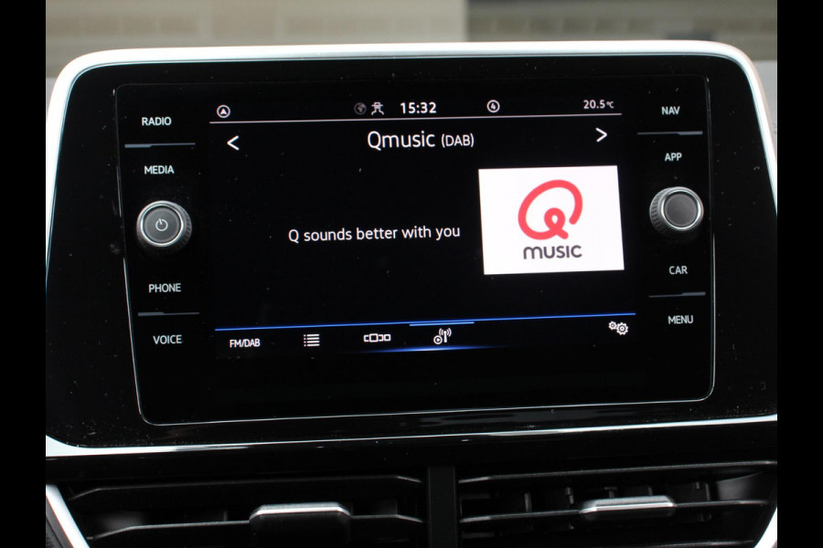 Volkswagen T-Roc 1.5 TSI 150pk DSG R-Line | Navigatie | Apple Carplay/Android Auto | Parkeersensoren | Camera | Adaptive Cruise Control | Elektrische achterklep | Stoel- en stuurverwarming | Climate Control | Ledverlichting | Virtual Cockpit