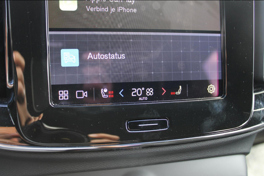 Volvo XC40 B3 177PK Automaat Plus Dark Google infotainment / Draadloos telefoon opladen / Elektrisch bedienbare bestuurdersstoel met geheugen / Adaptieve Cruise Control / Parkeersensoren voor en achter met 360 graden camera