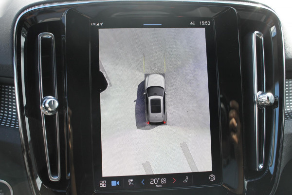 Volvo XC40 B3 177PK Automaat Plus Dark Google infotainment / Draadloos telefoon opladen / Elektrisch bedienbare bestuurdersstoel met geheugen / Adaptieve Cruise Control / Parkeersensoren voor en achter met 360 graden camera