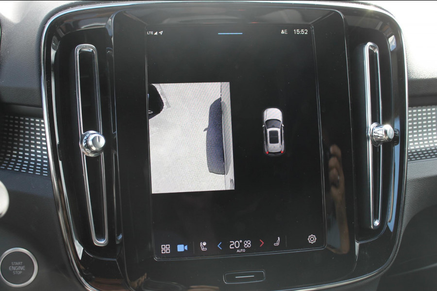 Volvo XC40 B3 177PK Automaat Plus Dark Google infotainment / Draadloos telefoon opladen / Elektrisch bedienbare bestuurdersstoel met geheugen / Adaptieve Cruise Control / Parkeersensoren voor en achter met 360 graden camera