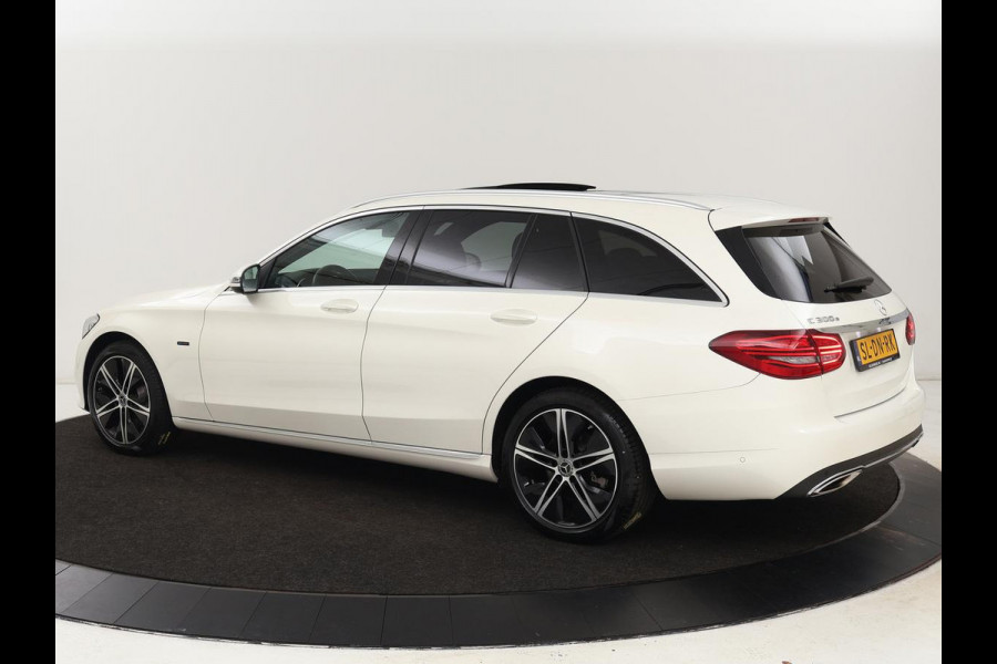 Mercedes-Benz C-Klasse 300e Avantgarde | Panoramadak | Leder Exclusief | Burmester Surround | Stoelverwarming | Camera | Carplay | Dodehoek detectie | Navigatie | Full LED