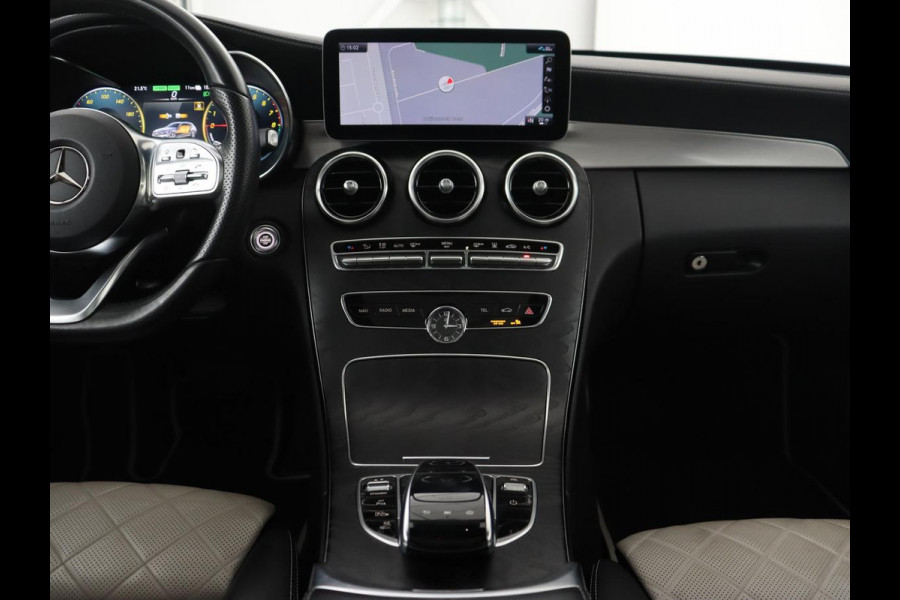 Mercedes-Benz C-Klasse 300e Avantgarde | Panoramadak | Leder Exclusief | Burmester Surround | Stoelverwarming | Camera | Carplay | Dodehoek detectie | Navigatie | Full LED