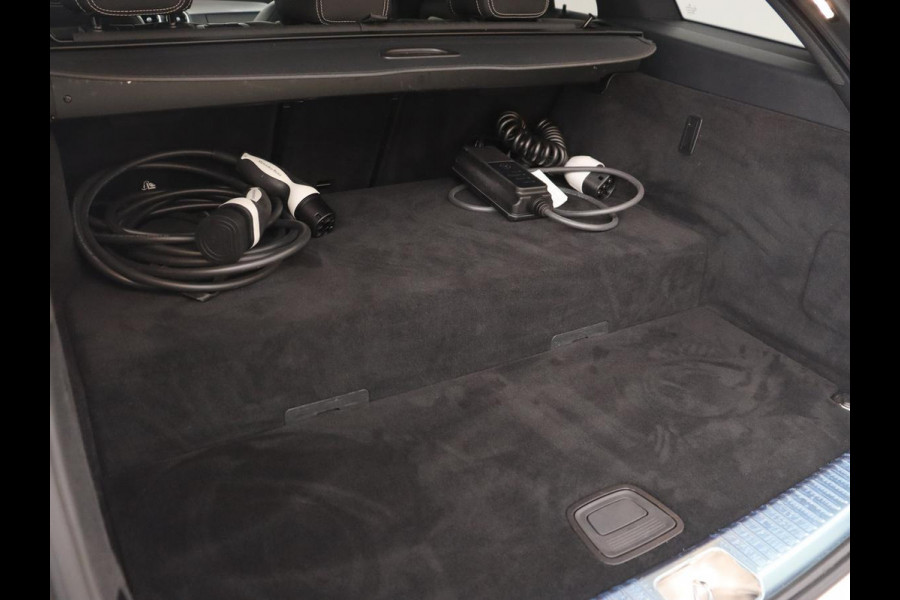 Mercedes-Benz C-Klasse 300e Avantgarde | Panoramadak | Leder Exclusief | Burmester Surround | Stoelverwarming | Camera | Carplay | Dodehoek detectie | Navigatie | Full LED