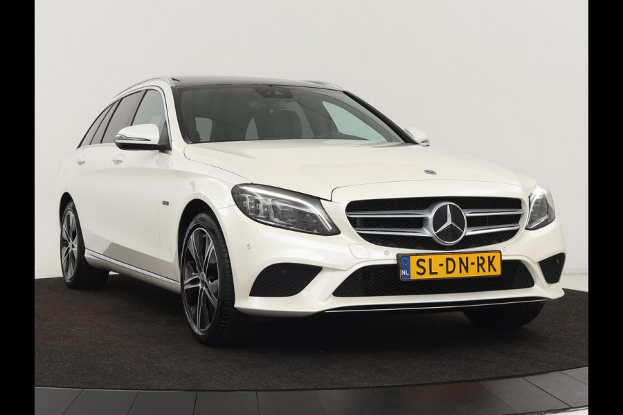 Mercedes-Benz C-Klasse 300e Avantgarde | Panoramadak | Leder Exclusief | Burmester Surround | Stoelverwarming | Camera | Carplay | Dodehoek detectie | Navigatie | Full LED