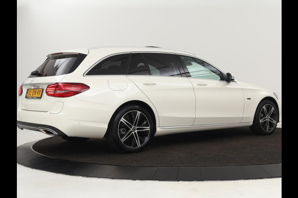 Mercedes-Benz C-Klasse 300e Avantgarde | Panoramadak | Leder Exclusief | Burmester Surround | Stoelverwarming | Camera | Carplay | Dodehoek detectie | Navigatie | Full LED