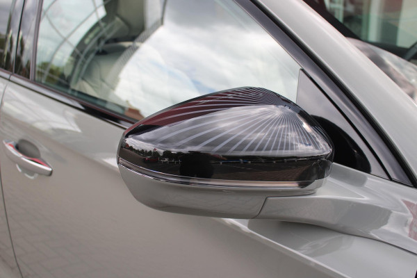 DS 7 E-Tense 300PK 4x4 ESPRIT DE VOYAGE | PANORAMISCH SCHUIF/KANTEL DAK | VOORRUITRAND/STUUR VERWARMING | VOLLEDIG LEDEREN BEKLEDING | LICHTMETALEN VELGEN 19" | ELEKTRISCH BEDIENBARE ACHTERKLEP | NIGHT VISION | DODEHOEK DETECTIE | ELEKTRISCH BEDIENBARE VOORSTOELEN MET MASSAGE FUNCTIE | ADAPTIVE CRUISE CONTROL | 360° CAMERA | KEYLESS ENTRY/START | FULL OPTION! | STOEL VENTILATIE | FOCAL AUDIO SYSTEM | SFEER VERLICHTING | DRAADLOZE APPLE CARPLAY/ANDROID AUTO | NAVIGATIE | PARKEERSENSOREN VOOR EN ACHTER |