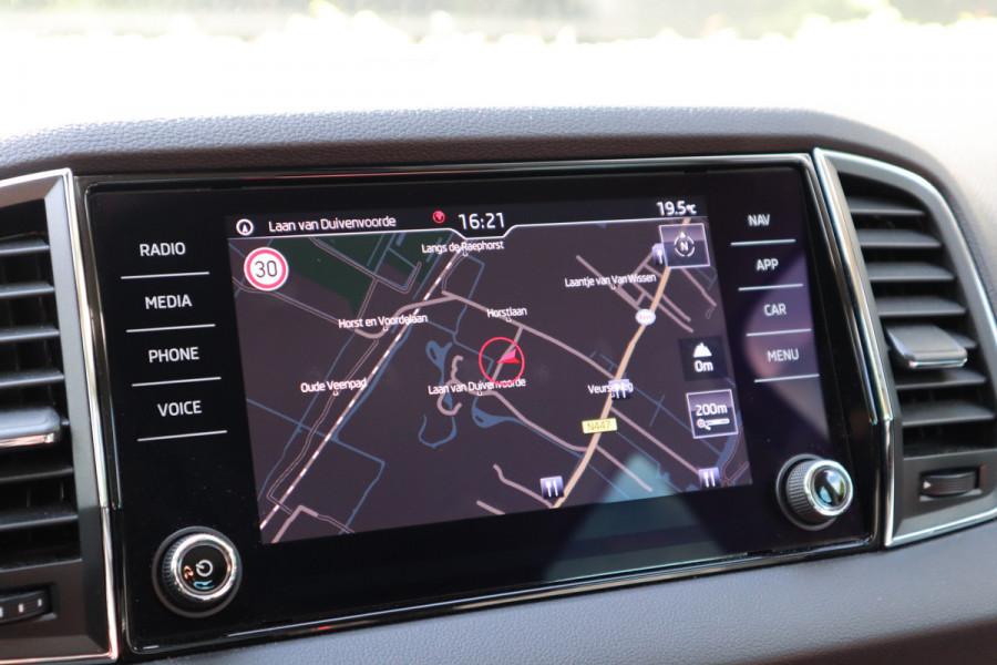 Škoda Karoq 1.0 TSI Business Edition | Camera | Stoelverwarming | Navi | ACC | Keyless |