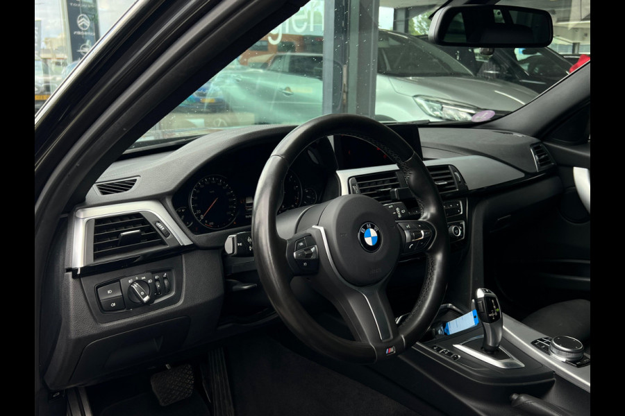 BMW 3 Serie Touring 318i M Sport Corporate Lease NL AUTO | DEALER ONDERH | LEDER | ELEKTRISCH TREKHAAK | TOP STAAT.