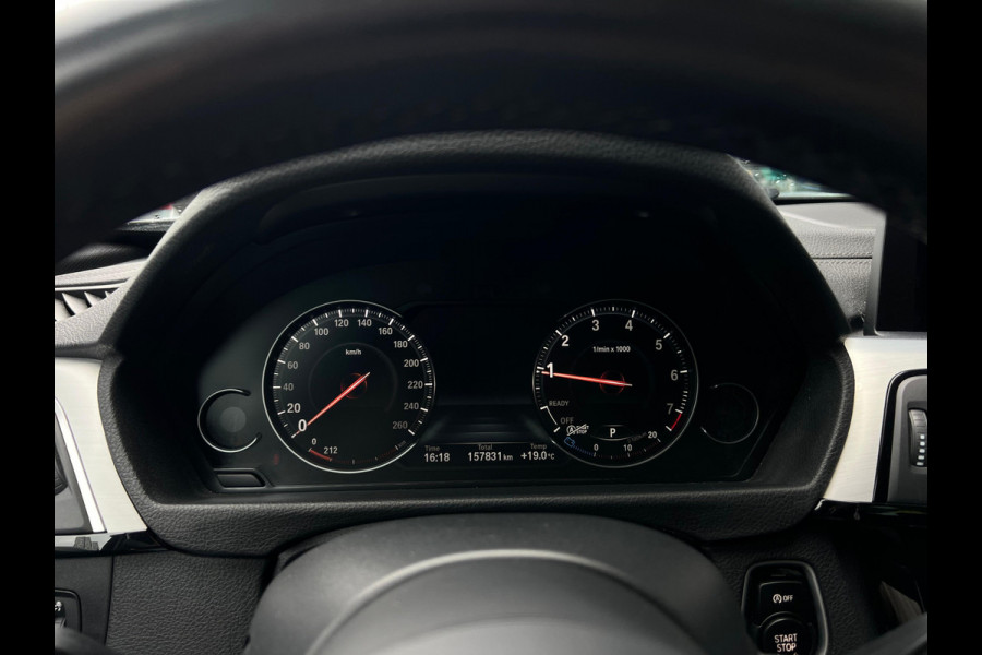 BMW 3 Serie Touring 318i M Sport Corporate Lease NL AUTO | DEALER ONDERH | LEDER | ELEKTRISCH TREKHAAK | TOP STAAT.