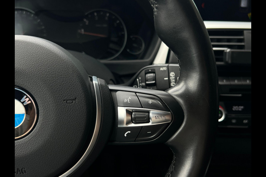 BMW 3 Serie Touring 318i M Sport Corporate Lease NL AUTO | DEALER ONDERH | LEDER | ELEKTRISCH TREKHAAK | TOP STAAT.