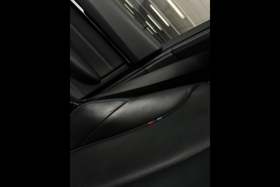 BMW 3 Serie Touring 318i M Sport Corporate Lease NL AUTO | DEALER ONDERH | LEDER | ELEKTRISCH TREKHAAK | TOP STAAT.
