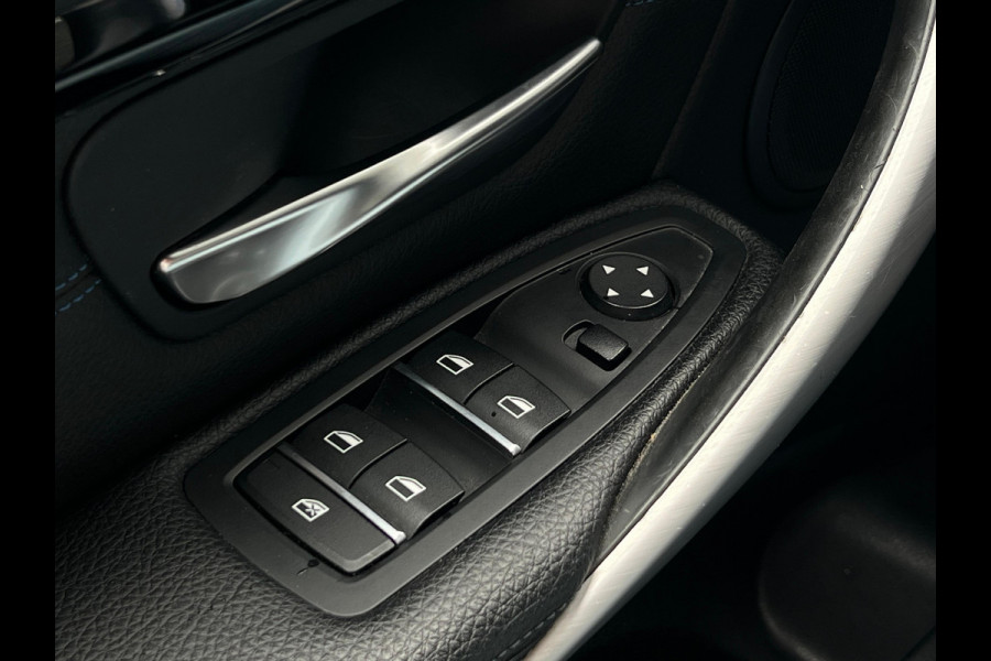 BMW 3 Serie Touring 318i M Sport Corporate Lease NL AUTO | DEALER ONDERH | LEDER | ELEKTRISCH TREKHAAK | TOP STAAT.