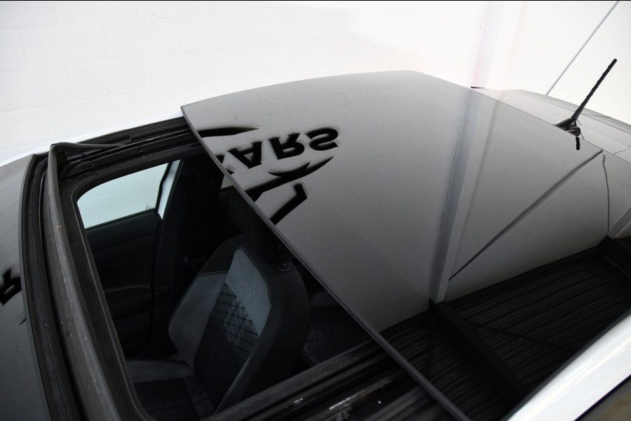 Volkswagen Taigo 1.5 TSI R-Line Pano Side assist Camera Business