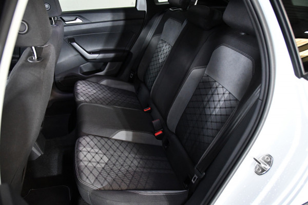 Volkswagen Taigo 1.5 TSI R-Line Pano Side assist Camera Business