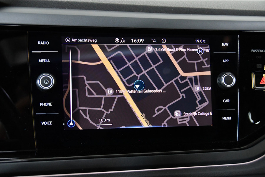 Volkswagen Taigo 1.5 TSI R-Line Pano Side assist Camera Business