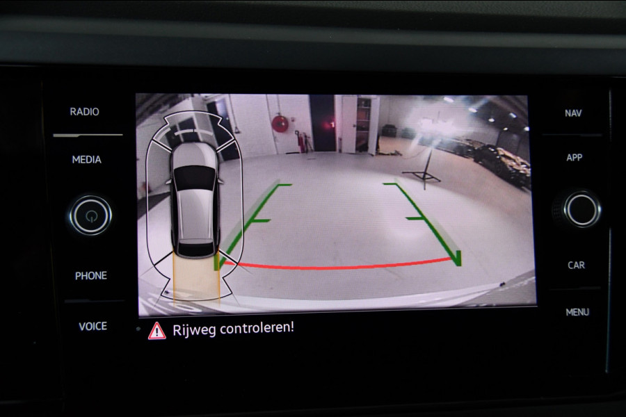 Volkswagen Taigo 1.5 TSI R-Line Pano Side assist Camera Business
