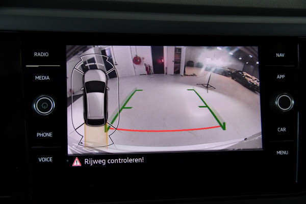 Volkswagen Taigo 1.5 TSI R-Line Pano Side assist Camera Business
