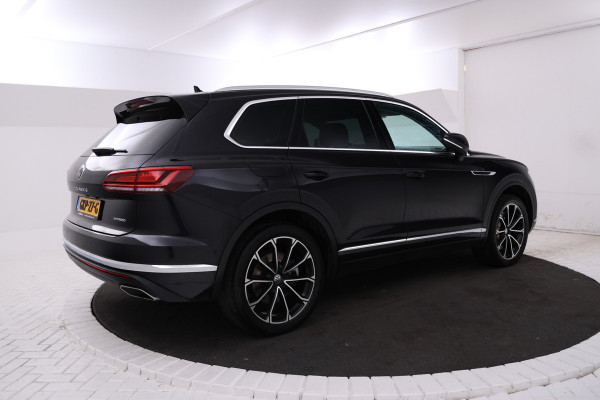 Volkswagen Touareg EHYBRID 3.0 TSi 4MOTION Panorama, Luchtvering, Climate, Volleder.