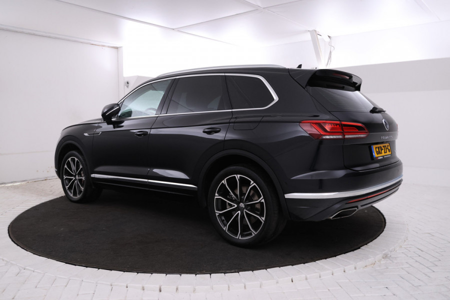 Volkswagen Touareg EHYBRID 3.0 TSi 4MOTION Panorama, Luchtvering, Climate, Volleder.