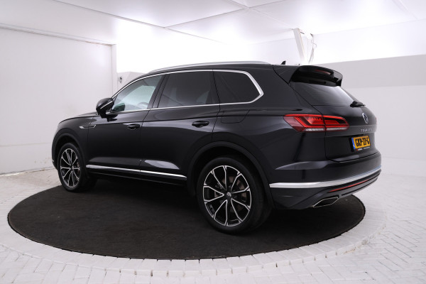 Volkswagen Touareg EHYBRID 3.0 TSi 4MOTION Panorama, Luchtvering, Climate, Volleder.