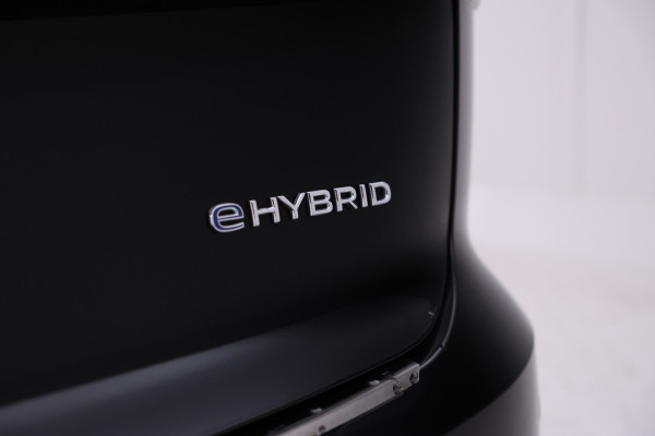 Volkswagen Touareg EHYBRID 3.0 TSi 4MOTION Panorama, Luchtvering, Climate, Volleder.