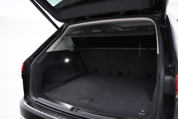 Volkswagen Touareg EHYBRID 3.0 TSi 4MOTION Panorama, Luchtvering, Climate, Volleder.