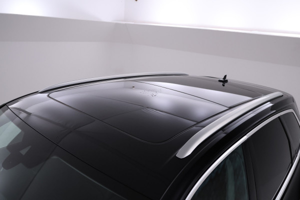 Volkswagen Touareg EHYBRID 3.0 TSi 4MOTION Panorama, Luchtvering, Climate, Volleder.