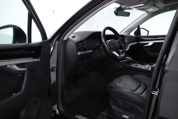 Volkswagen Touareg EHYBRID 3.0 TSi 4MOTION Panorama, Luchtvering, Climate, Volleder.