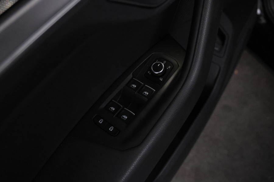 Volkswagen Touareg EHYBRID 3.0 TSi 4MOTION Panorama, Luchtvering, Climate, Volleder.