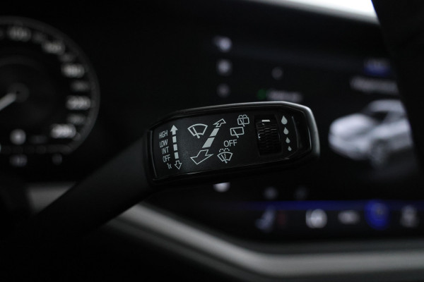 Volkswagen Touareg EHYBRID 3.0 TSi 4MOTION Panorama, Luchtvering, Climate, Volleder.