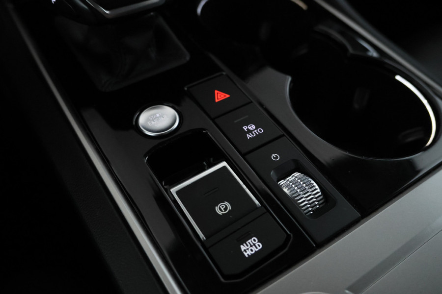 Volkswagen Touareg EHYBRID 3.0 TSi 4MOTION Panorama, Luchtvering, Climate, Volleder.