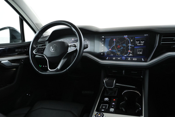 Volkswagen Touareg EHYBRID 3.0 TSi 4MOTION Panorama, Luchtvering, Climate, Volleder.