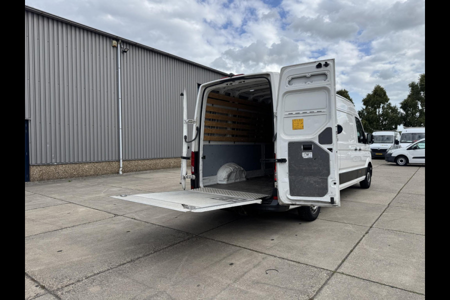 Volkswagen Crafter 35 2.0 TDI L4H3 LAADKLEP / AUTOMAAT / CAMERA / NAVI / CARPLAY