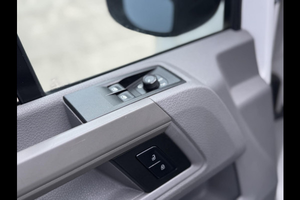 Volkswagen Crafter 35 2.0 TDI L4H3 LAADKLEP / AUTOMAAT / CAMERA / NAVI / CARPLAY