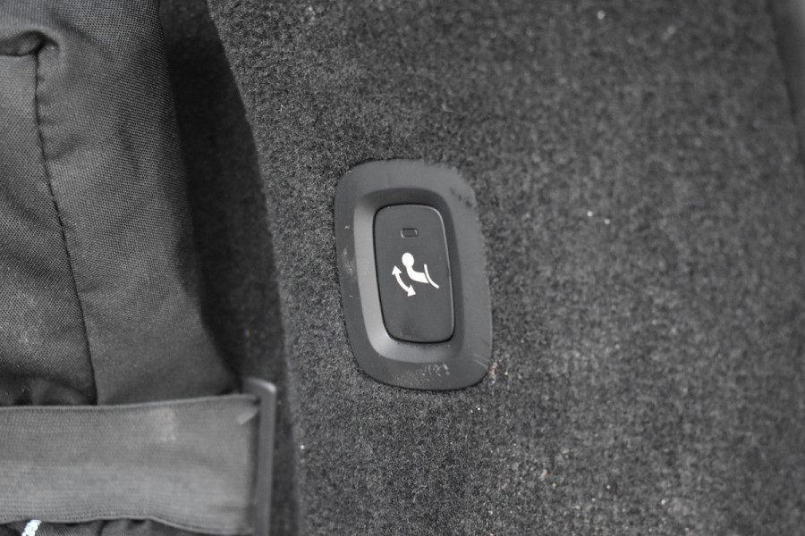 Volvo V90 Cross Country 2.0 D4 Aut. | Polestar Eng. | Trekhaak | Carplay | Navi | Stoelverwarming