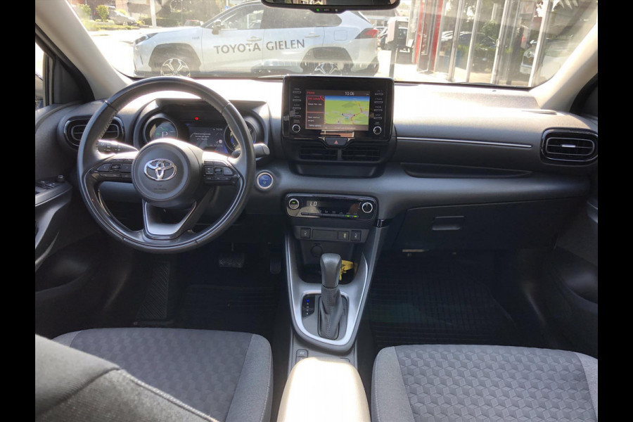 Toyota Yaris 1.5 Hybrid Dynamic Plus | Stoelverwarming, Keyless, LED, Lichtmetalen velgen, Parkeercamera, Adaptive cruise control