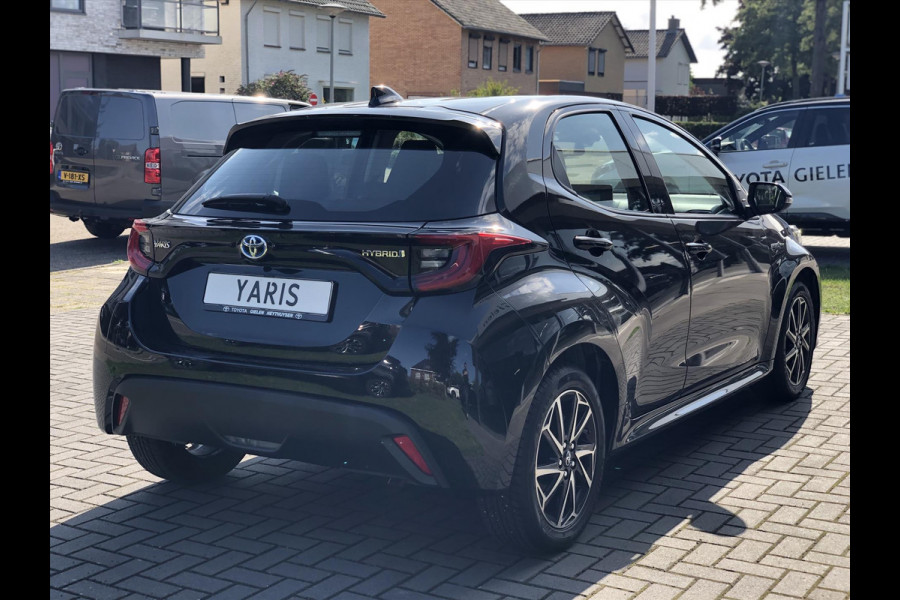 Toyota Yaris 1.5 Hybrid Dynamic Plus | Stoelverwarming, Keyless, LED, Lichtmetalen velgen, Parkeercamera, Adaptive cruise control