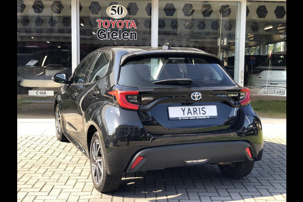 Toyota Yaris 1.5 Hybrid Dynamic Plus | Stoelverwarming, Keyless, LED, Lichtmetalen velgen, Parkeercamera, Adaptive cruise control