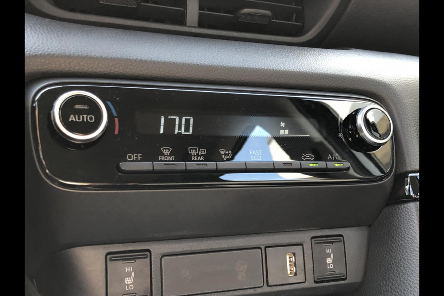 Toyota Yaris 1.5 Hybrid Dynamic Plus | Stoelverwarming, Keyless, LED, Lichtmetalen velgen, Parkeercamera, Adaptive cruise control