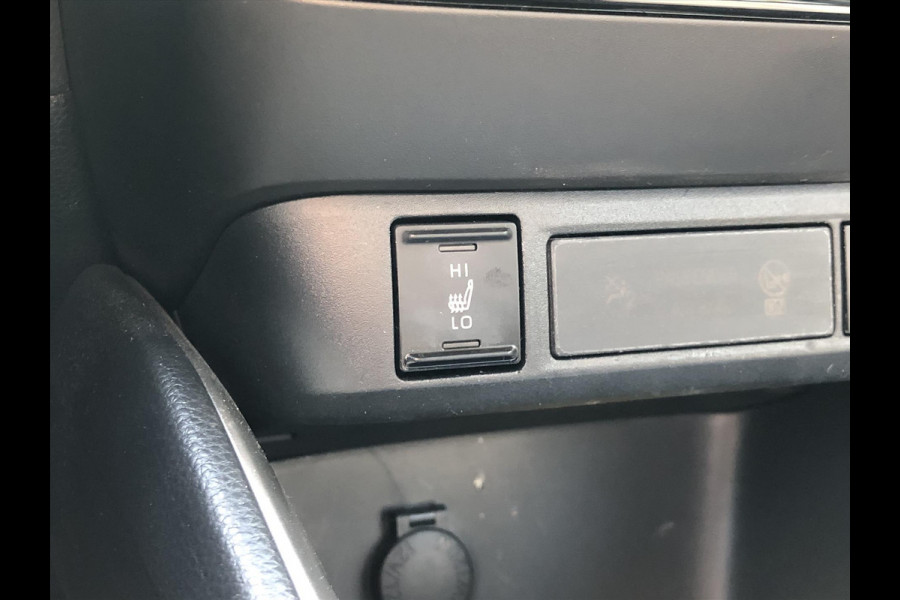 Toyota Yaris 1.5 Hybrid Dynamic Plus | Stoelverwarming, Keyless, LED, Lichtmetalen velgen, Parkeercamera, Adaptive cruise control