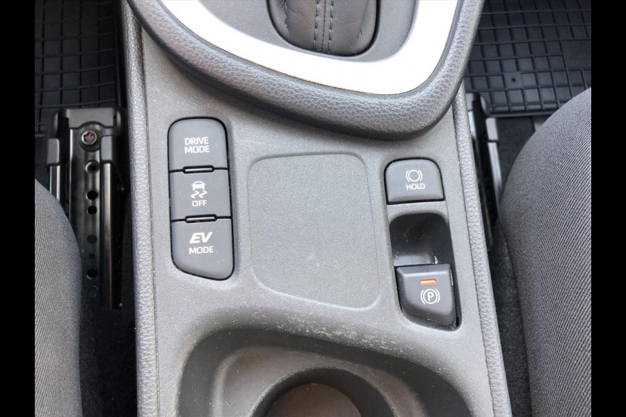 Toyota Yaris 1.5 Hybrid Dynamic Plus | Stoelverwarming, Keyless, LED, Lichtmetalen velgen, Parkeercamera, Adaptive cruise control