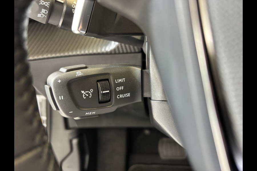 Peugeot 2008 1.2 Hybrid 145 Allure Automaat | Adaptieve cruise control | 360 Camera | Keyless |  Navigatie | Dodehoekdetectie