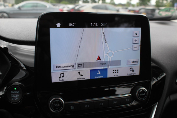 Ford Fiesta 1.0 EcoBoost Titanium / Trekhaak / Camera / Navigatie / 16'' / DAB / Getint glas / Stuur+Stoelverwarming / Cruise Control