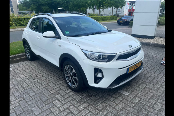 Kia Stonic 1.0 T-GDi DynamicPlusLine / Camera / Navigatie / 17'' / Keyless / Bluetooth / DAB / Cruise Control