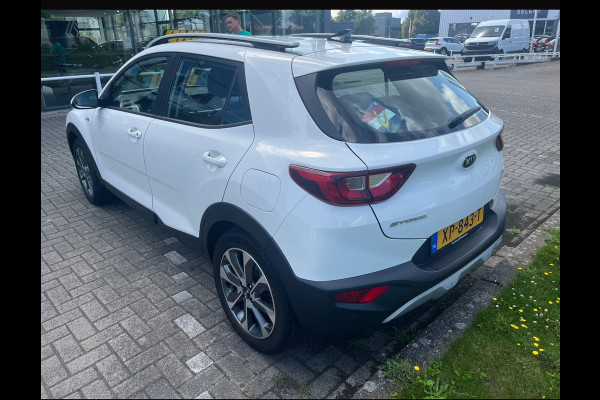 Kia Stonic 1.0 T-GDi DynamicPlusLine / Camera / Navigatie / 17'' / Keyless / Bluetooth / DAB / Cruise Control