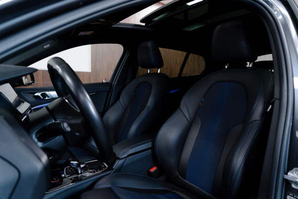 BMW 1-serie 118i High Executive M-Sport Pano|Sfeer|Dealer onderhouden