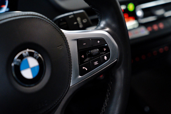 BMW 1-serie 118i High Executive M-Sport Pano|Sfeer|Dealer onderhouden