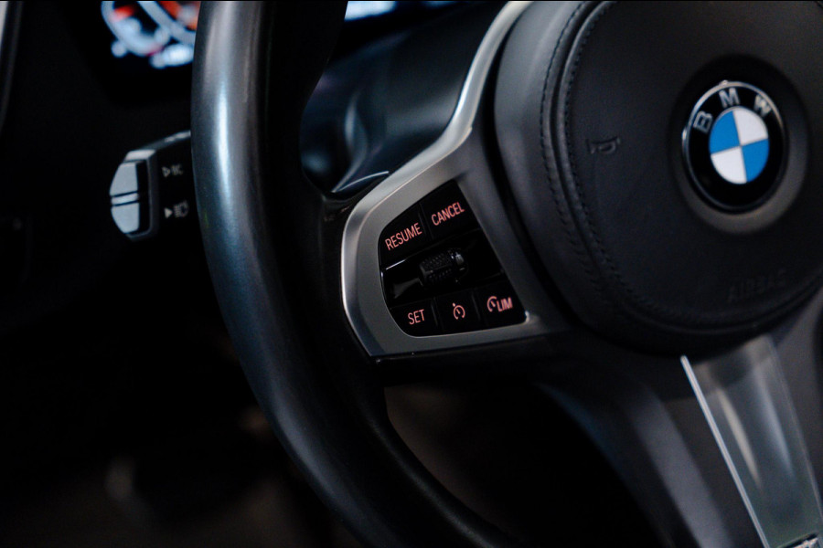 BMW 1-serie 118i High Executive M-Sport Pano|Sfeer|Dealer onderhouden